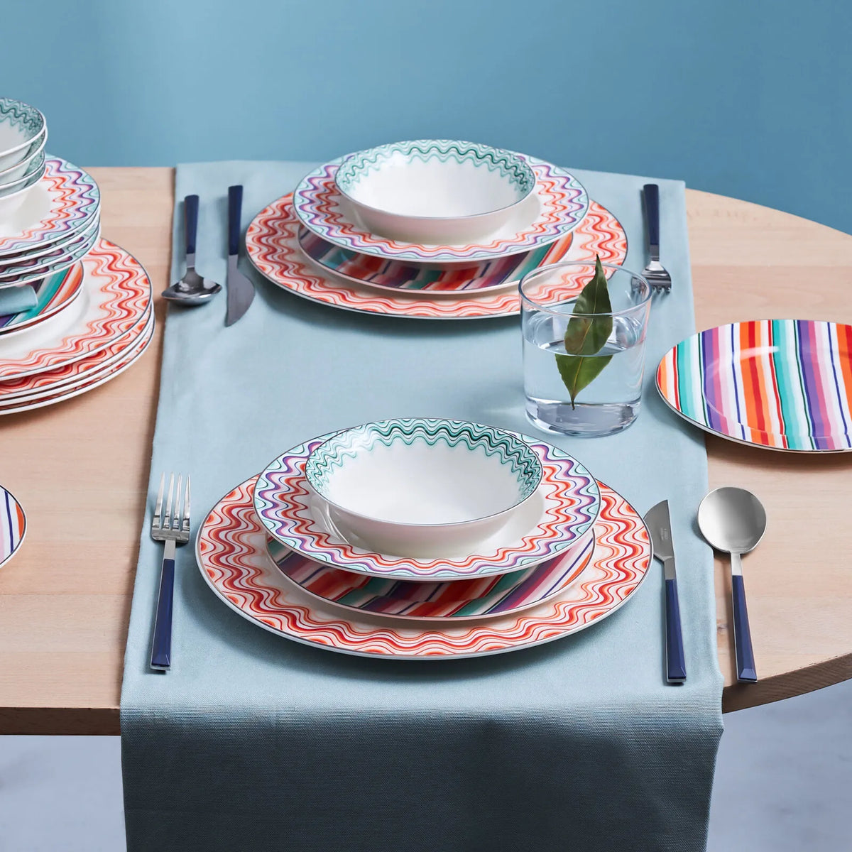 Karaca Bailando 24-Piece Porcelain Dinner Set for 6 People, 153.03.06.8273