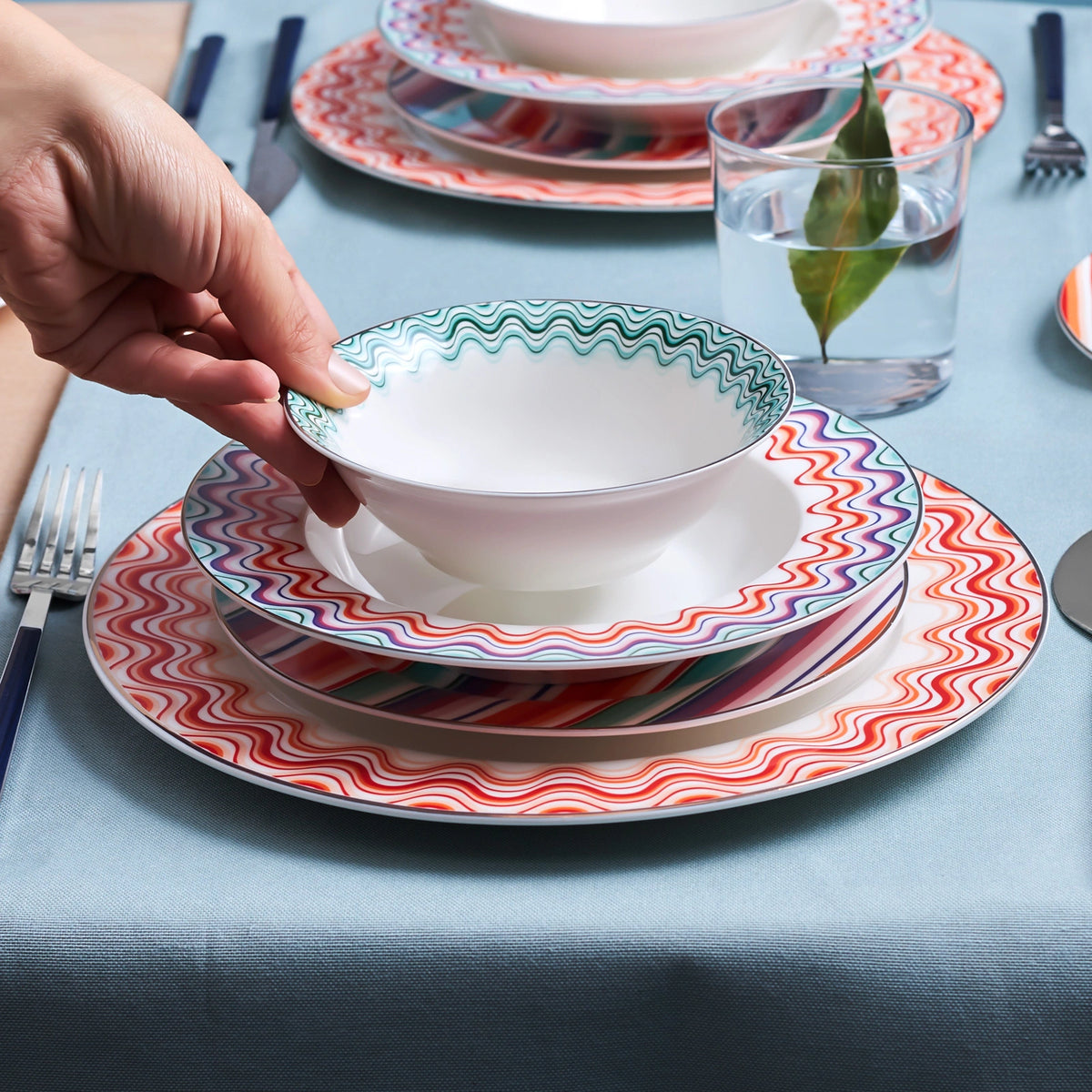 Karaca Bailando 24-Piece Porcelain Dinner Set for 6 People, 153.03.06.8273